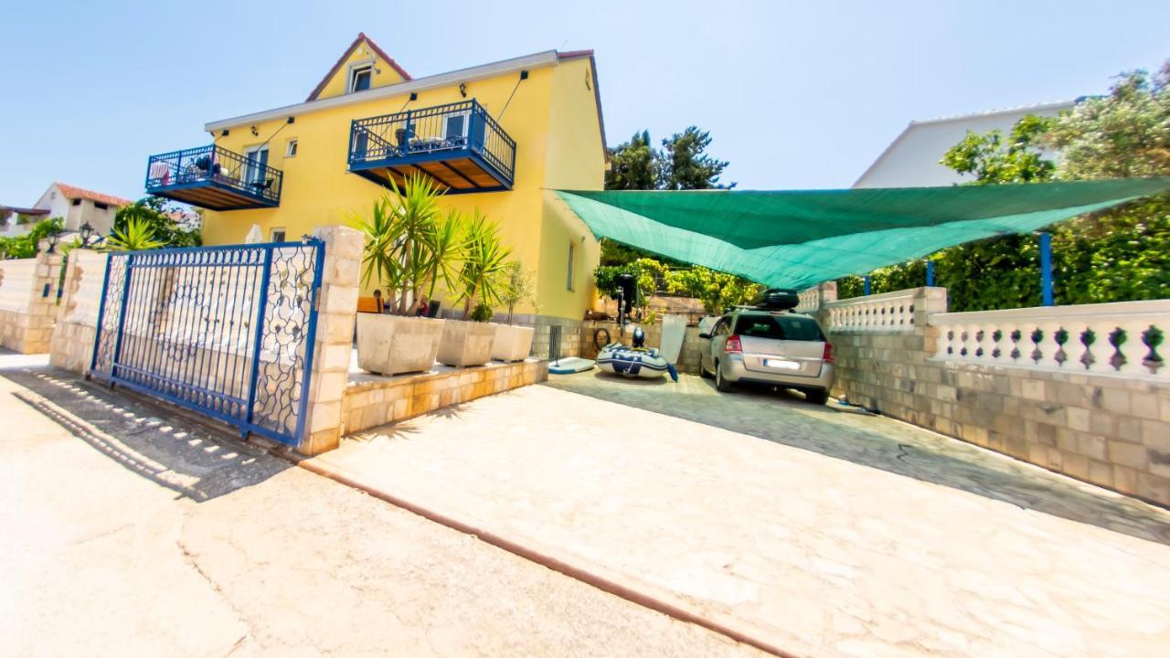 Planikovica Apartments Trogir Exteriör bild