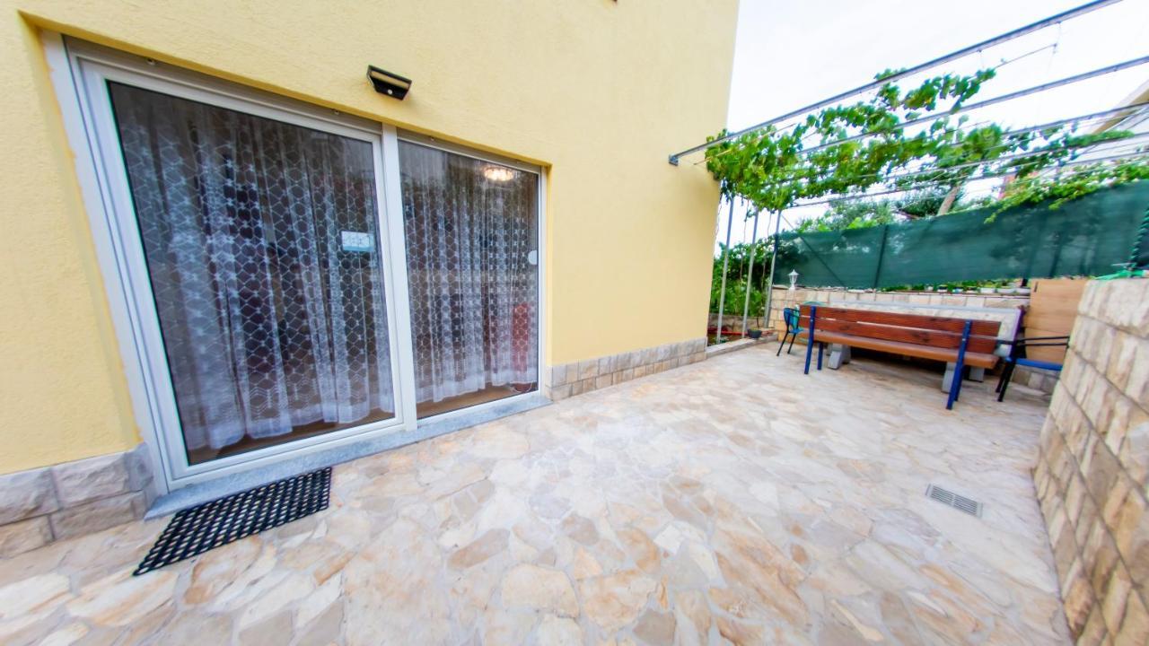 Planikovica Apartments Trogir Exteriör bild