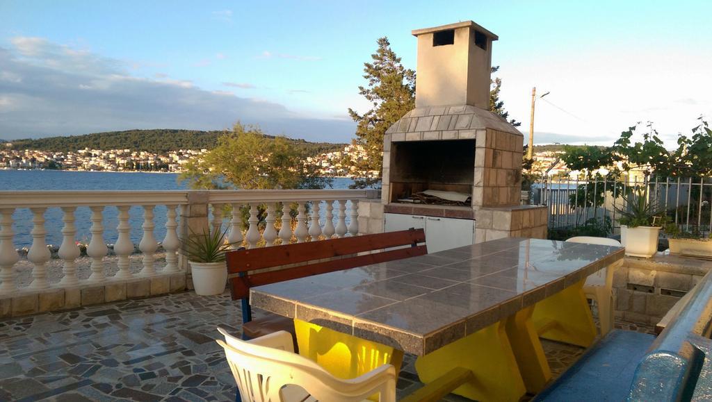 Planikovica Apartments Trogir Exteriör bild
