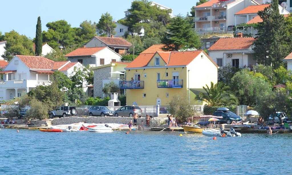 Planikovica Apartments Trogir Exteriör bild